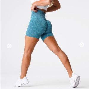 NVGTN scrunch seamless teal shorts - Medium